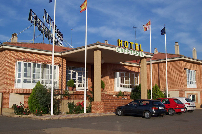 Mlc Benavente Hotel Eksteriør billede
